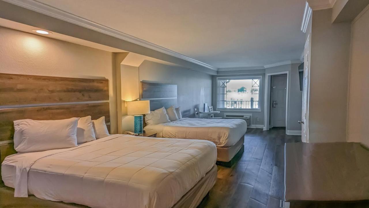 Islander Hotel & Resort Emerald Isle Exterior photo